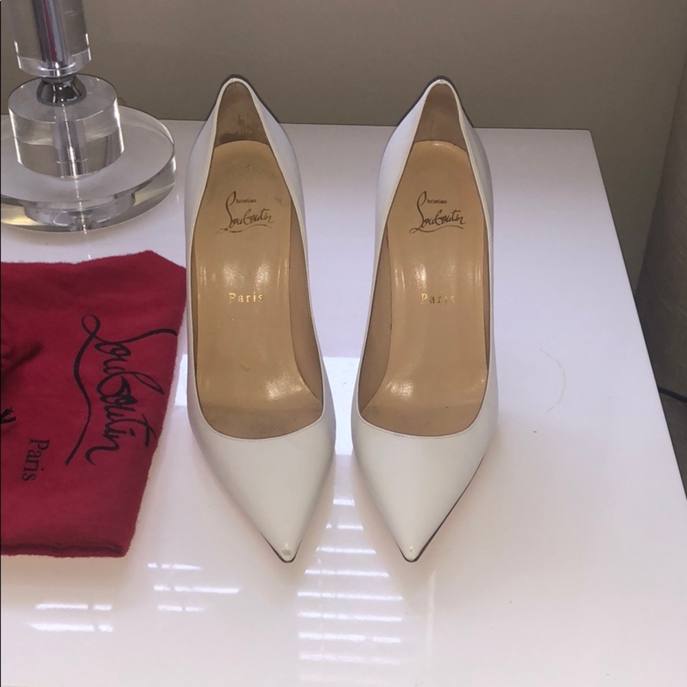 Christian Louboutin Décolleté White Pumps